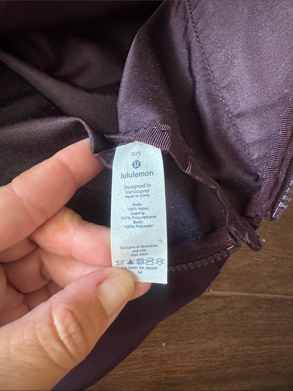 Lululemon Acute Tote 23L Black Cherry - Picture 15 of 15